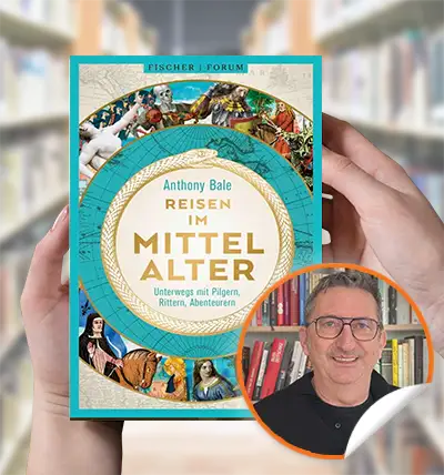 Buchcover „Reisen im Mittelalter“ von Anthony Bale mit Illustrationen von Pilgern, Rittern und mittelalterlichen Szenen, gehalten von zwei Händen in einer Bibliothek.